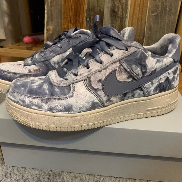 Nike Air Force 1 - Picture 1 of 4